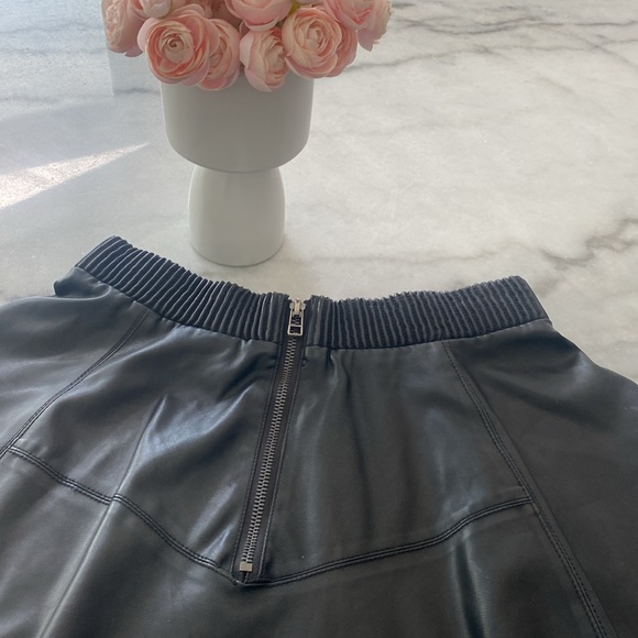 Blank Nyc Black Mini Skirt - Picture 2 of 4